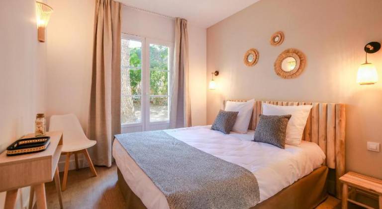 Fully equipped lovely holiday apartment with terrace, pool & garden | Beach nearby | Pets are welcome in Cogolin