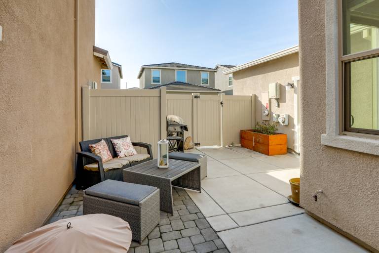 7 Mi to Dtwn Sacramento: Peaceful Gem w/ Patio! — photo 2