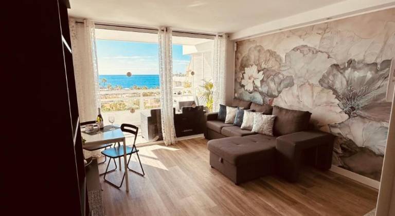 Holiday apartment with patio & private pool | Close to the beach | Pets allowed — photo 2