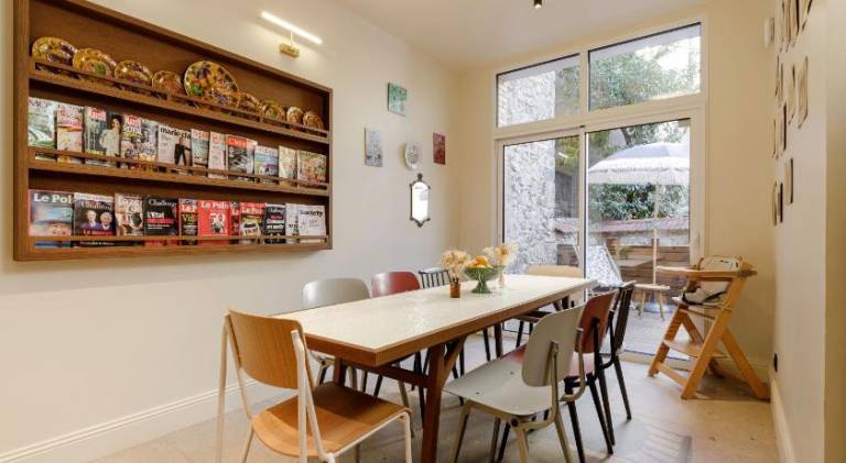 Charming serviced apartment with patio | Pet-friendly — photo 3