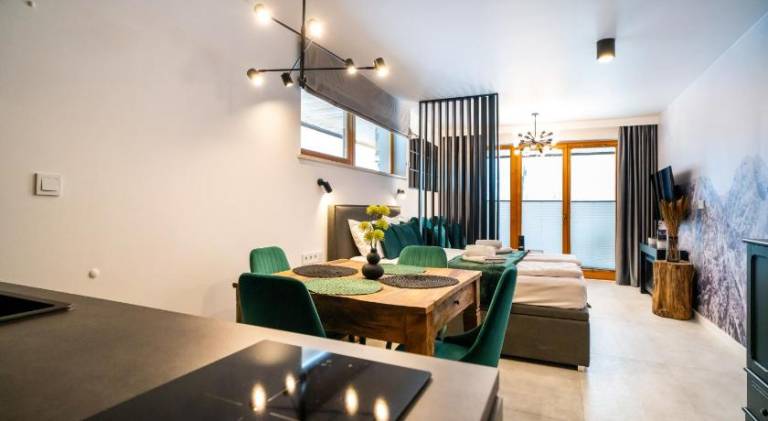 Holiday apartment with patio, pool & yard — photo 2