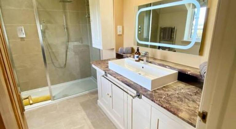 House with jacuzzi | Pet-friendly — photo 2
