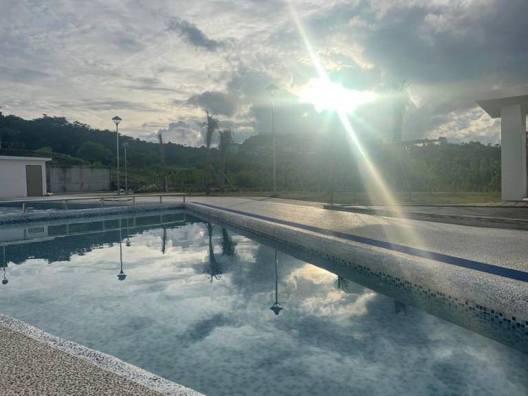 Apartment with pool | Water view | Suitable for remote work — photo 4