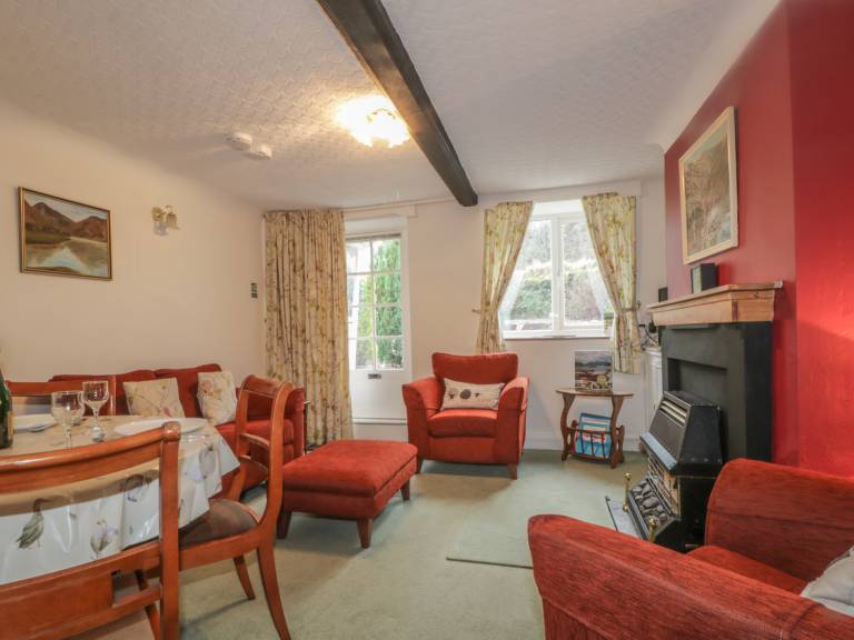 Family-friendly cottage with yard | Pet-friendly — photo 2
