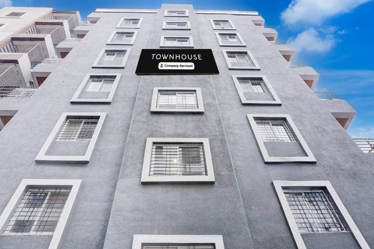 Super Townhouse Hinjewadi Corporate Stays
