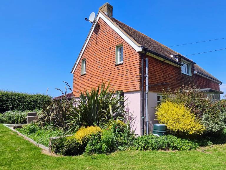 Cottage  Niton