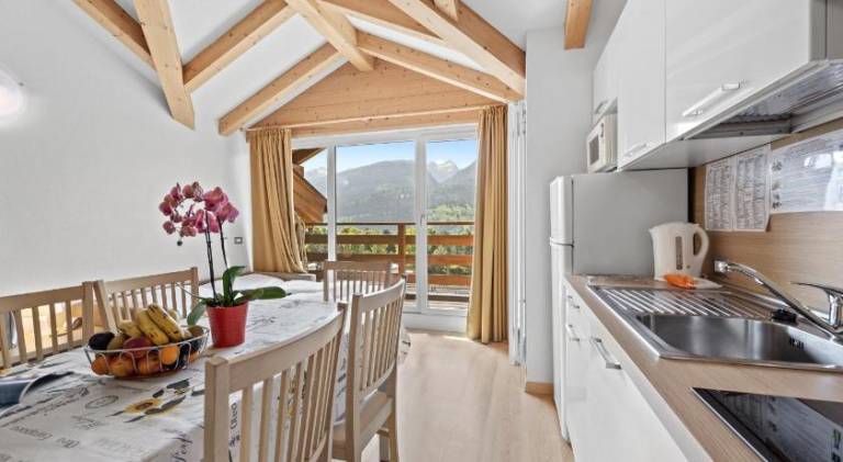 Serviced apartment with pool, grill & hot tub | Pets are welcome — photo 3