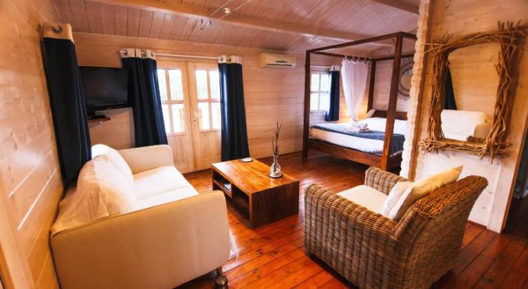 Lodge with garden, terrace & sauna | Pets allowed in Libourne