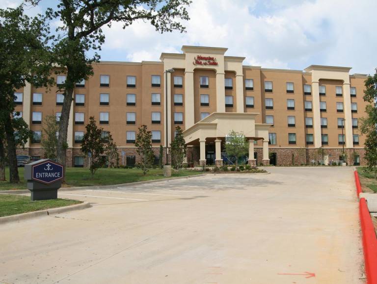 Hampton Inn & Suites Dallas-Arlington North-Entertainment District in Arlington, TX