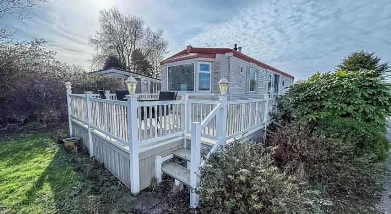 Lovely Caravan With Large Decking Area At Southview Ref 33179S in Skegness