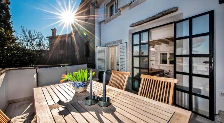 Vacation home with terrace — photo 4