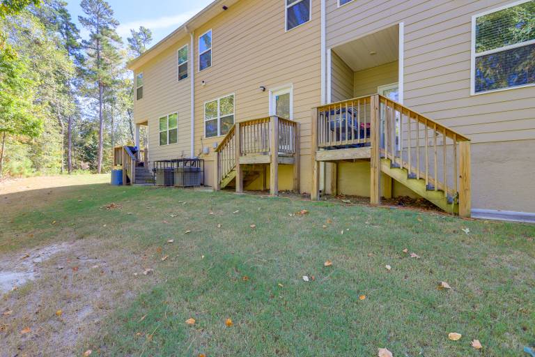 Pets Welcome! Family Townhome w/ Yard in Atlanta — photo 4