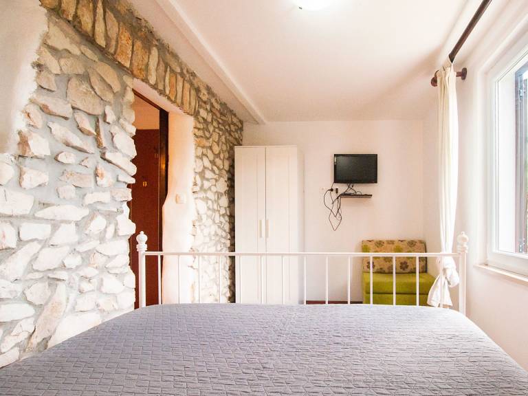 Holiday apartment with grill, patio & yard | Sea view | Pets allowed — photo 2
