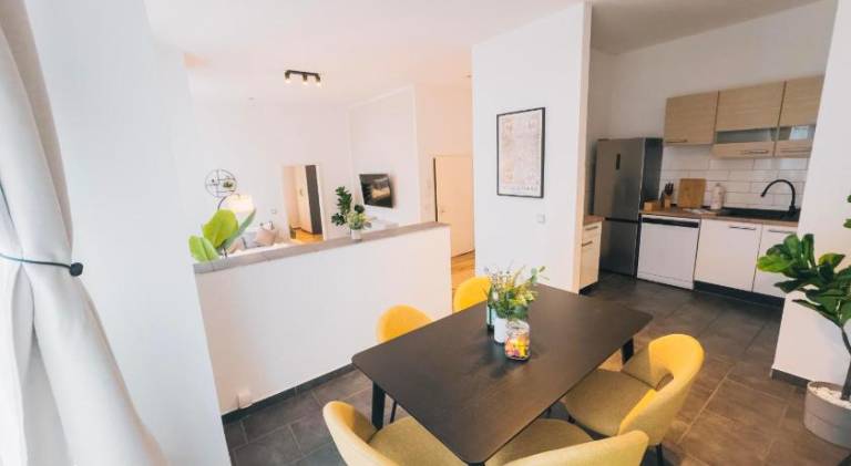 Apartment with terrace — photo 2