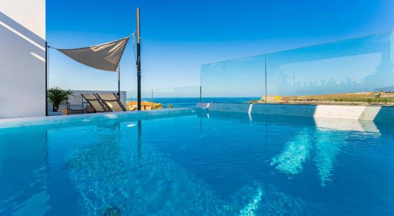 Fully equipped wonderful villa with grill, hot tub & garden | Close to the beach | Good for workation | Dogs allowed in Santa Cruz de Tenerife