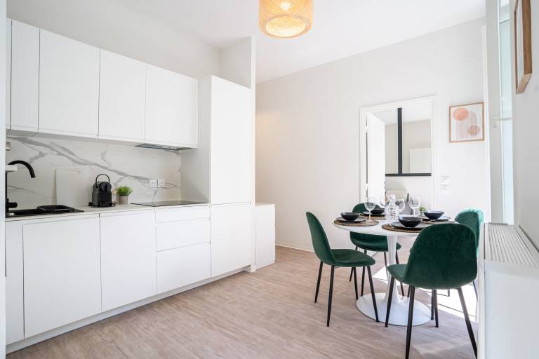 Apartment | Near Castle Hill — photo 2