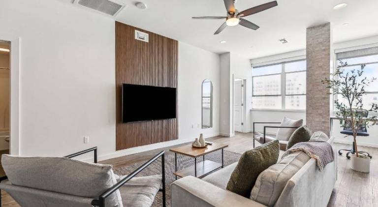 Beautiful holiday apartment | Perfect for remote work | Pet-friendly in Port Allen, LA