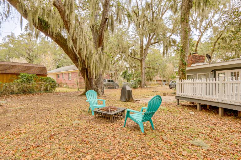 5 Mi to Historic Dtwn Beaufort: Family Gem w/ Yard — photo 5