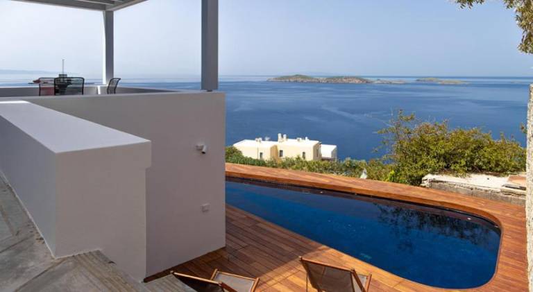 Villa with pool — photo 3