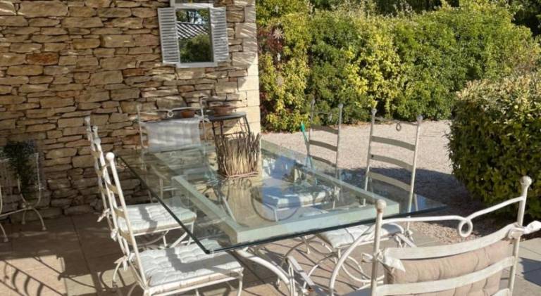 Villa with pool — photo 4