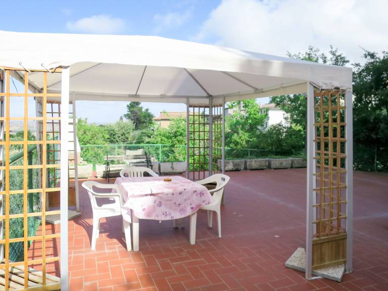 Rental apartment with terrace, garden & pool | Dogs allowed — photo 2