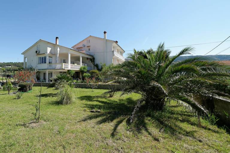 Wonderful dedicated room with barbeque, terrace & fast internet | Sea view | Pets allowed — photo 2