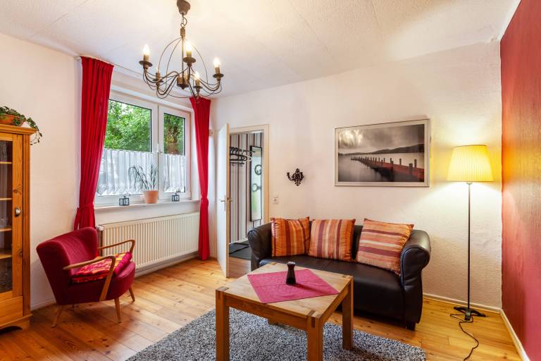 Apartment 'Remise Fewo' with Private Terrace, Private Garden and Wi-Fi in Kassel