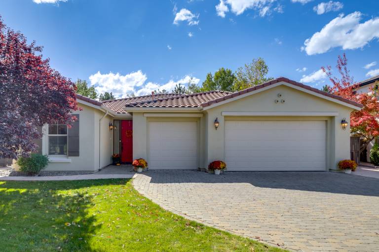 13 Mi to Slopes: Cozy Home w/ Fenced Yard in Reno — photo 2