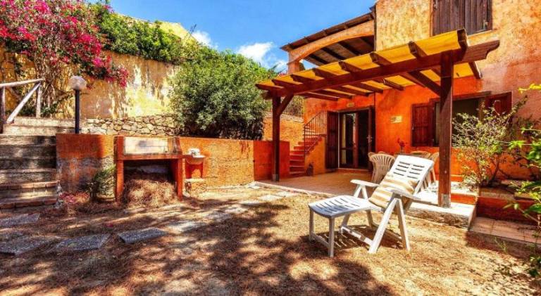 House with 2 rooms for 5 persons in Muravera
