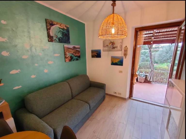 Holiday apartment with yard — photo 2