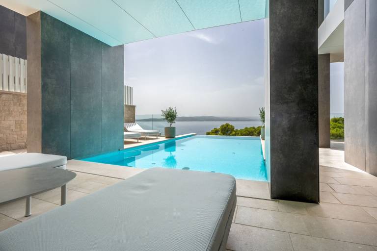 Villa with terrace, yard & private pool — photo 2