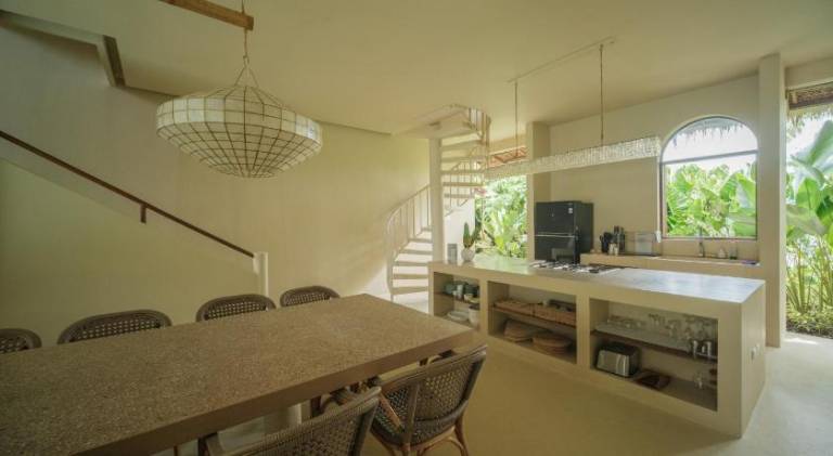 Villa with pool, patio & garden — photo 5