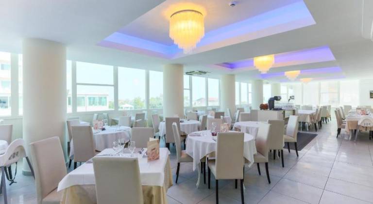 Hotel King - Azzurro Club — photo 4