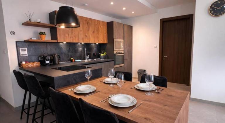 Holiday apartment with patio in St. Julian's