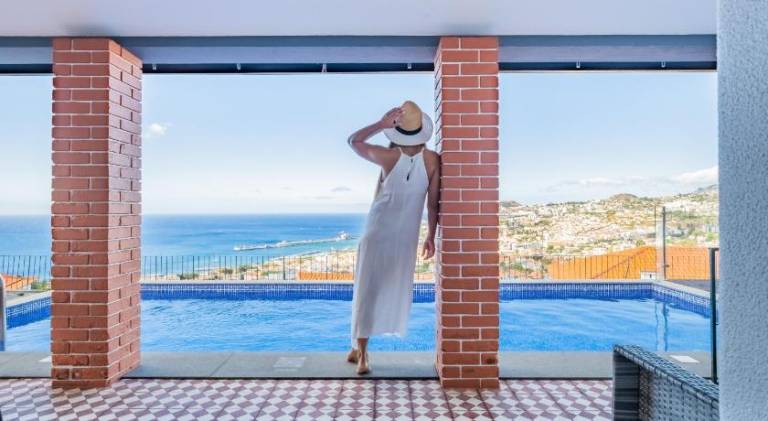 Fully equipped house with garden, private pool & barbecue | Next to Madeira Botanical Garden | Pet-friendly in Funchal