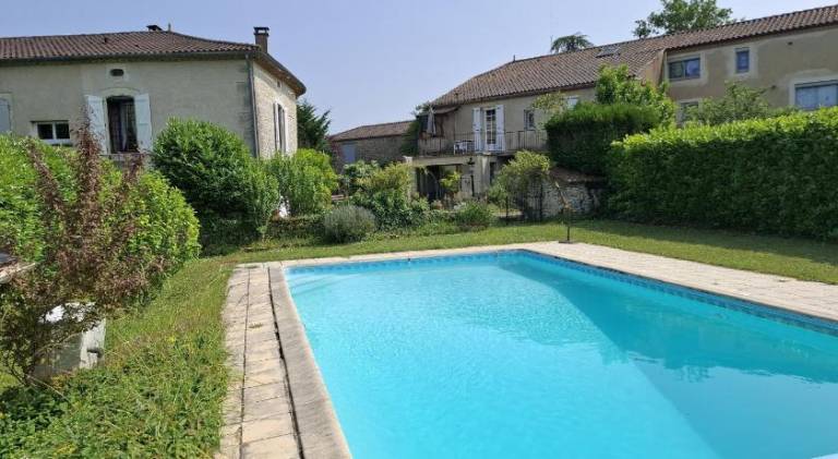 Beautiful vacation home with pool | Pets are welcome in Cahors