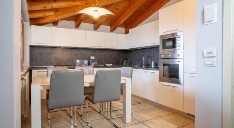 Apartment with 2 rooms for 6 persons — photo 3