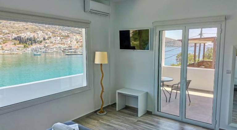Galazio Rooms & Suites in Andros