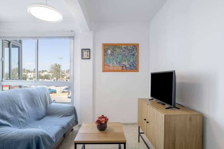 Rental apartment with yard, pool & patio — photo 4