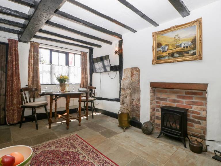 Cottage with jacuzzi, terrace & garden — photo 4