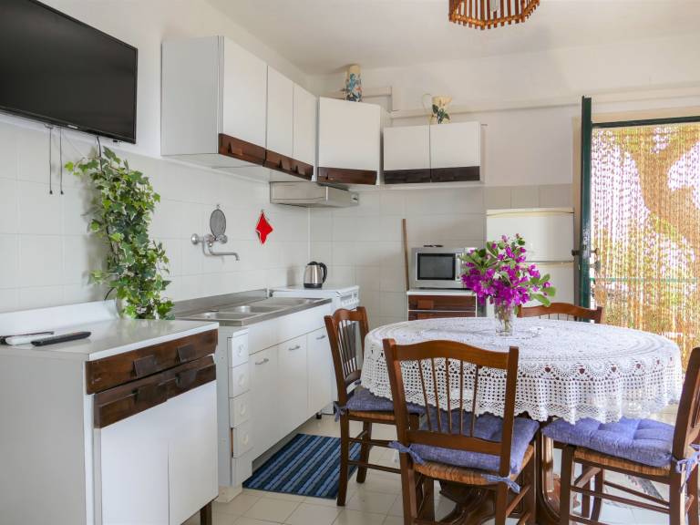 Vacation home with patio, grill & garden | Sea view | Pets are welcome — photo 4
