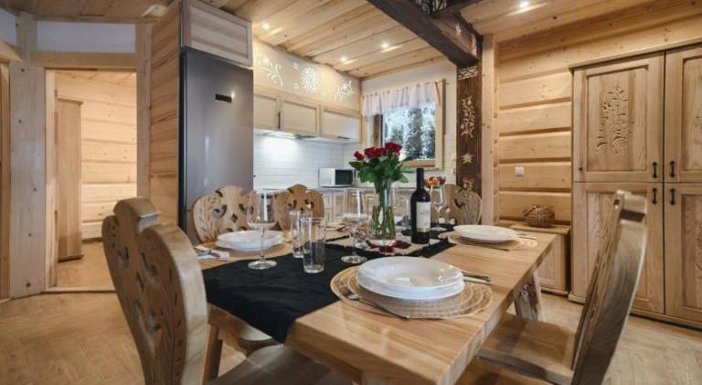 Rental apartment with garden, BBQ & patio in Poronin