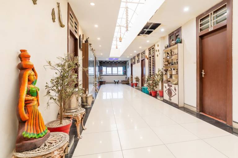 Fabhotel Shree Regency