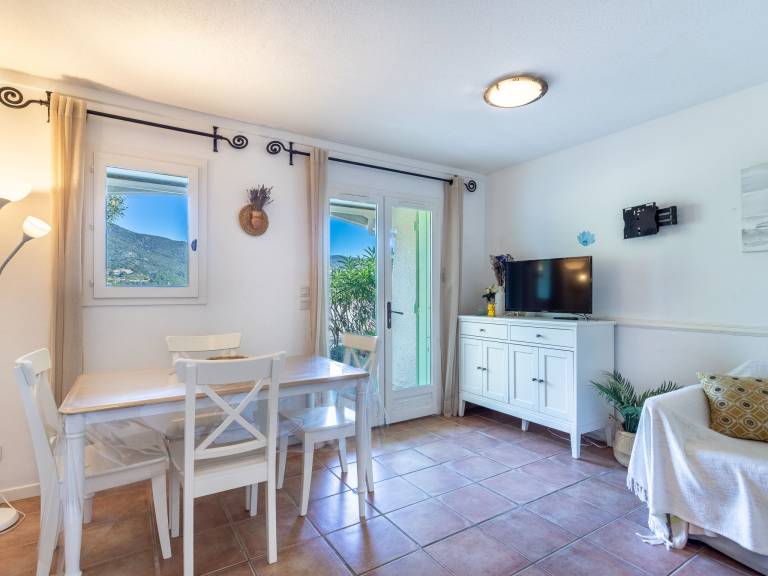 Pleasant rental apartment with heated pool, terrace & garden | Beach nearby | Pets are welcome — photo 2