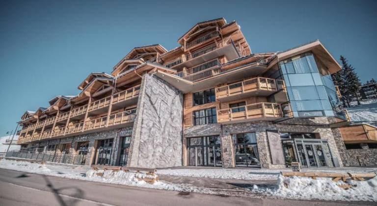 Serviced apartment with sauna, hot tub & terrace | Ski nearby | Pet-friendly in Montvalezan
