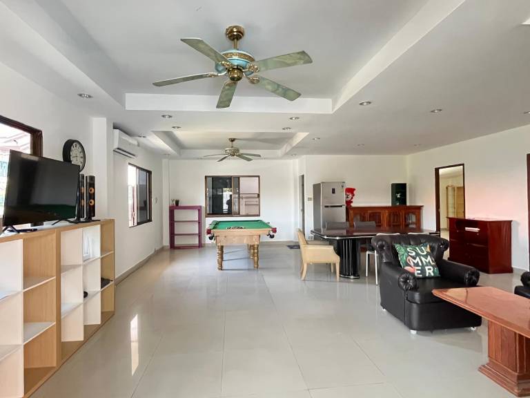 Jomtien beach 800M, orange villa, 5BR, BBQ, SNOOKER — photo 3