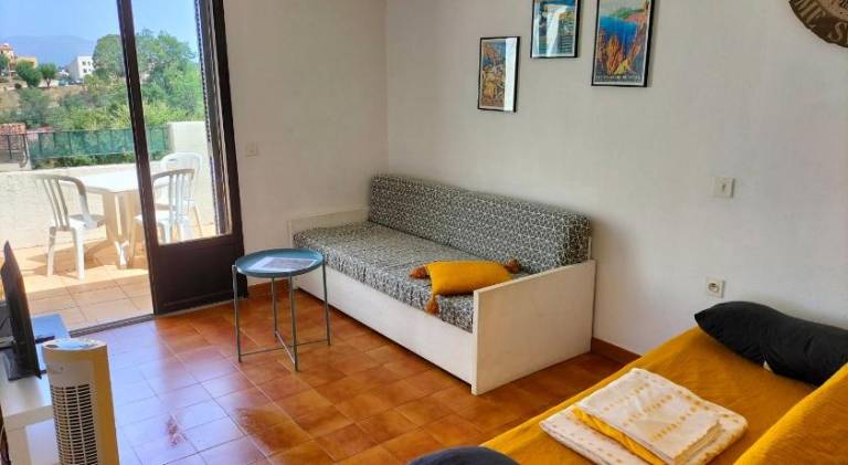 Rental apartment with patio & private pool — photo 2