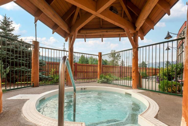 Best Western Plus Fernie Mountain Lodge — photo 3