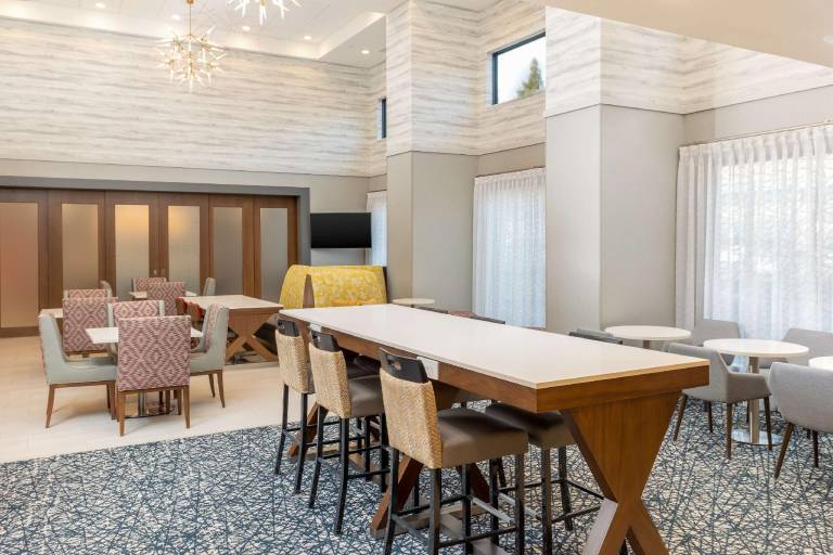 Hampton Inn & Suites by Hilton Santa Rosa Sonoma Wine Country — photo 2
