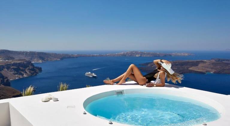 Apartment with terrace & jacuzzi in Santorini